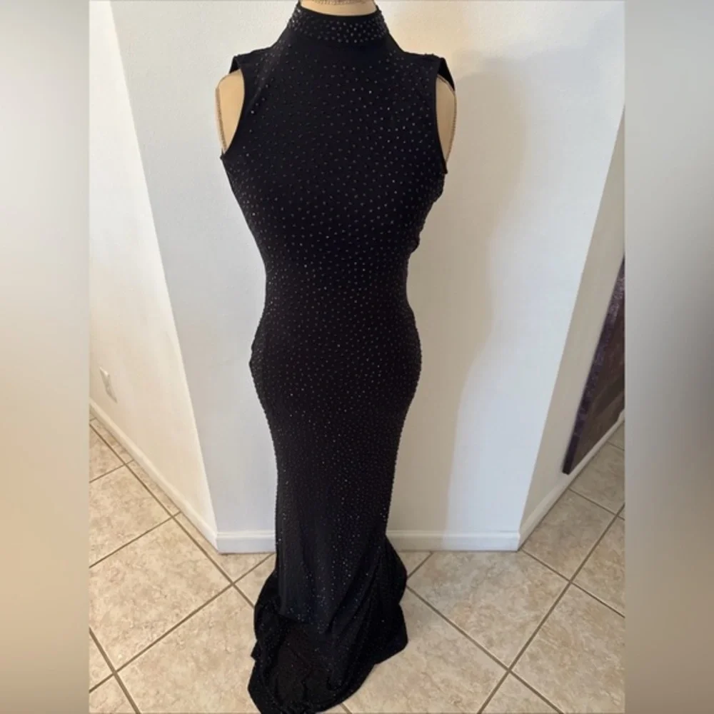 Fashion Nova Black Sleeveless Halter Bodycon Maxi - Picture 1 of 13
